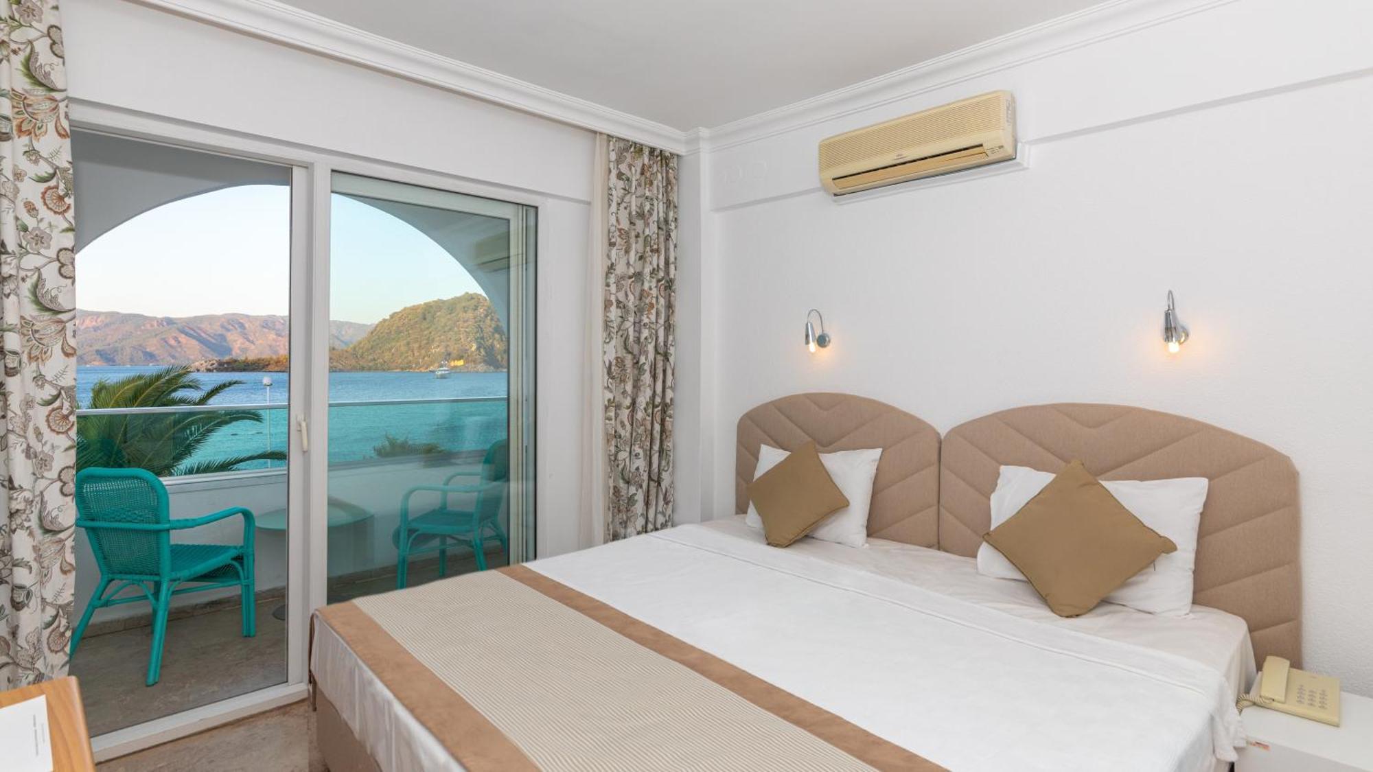 Contess By Faros Hotel 3*